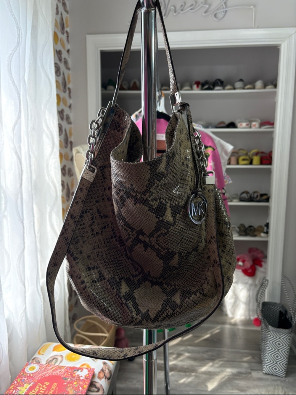 Rare Michael Kors Snake-Print Shoulder Bag/Crossbody with with Matching wallet - Picture 2 of 10